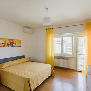  Appartamento Cinecittà Incantevole E Moderno 2+2+1 Ac Wifi